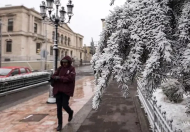 Para hoy, sobre el noroeste de México, una circulación ciclónica en niveles medios y altos de la atmósfera, en combinación con la corriente en chorro subtropical, originarán la segunda tormenta invernal.