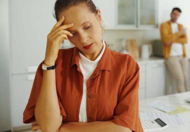 La Profeco recomienda planear gastos, usar el crédito con responsabilidad y priorizar el ahorro para evitar el sobreendeudamiento en 2026.