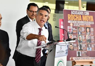 Alejandro “Alito” Moreno solicitó formalmente que Morena pierda su registro como partido político, tras revelarse una acusación en Estados Unidos que vincula a funcionarios del partido con el crimen organizado en Sinaloa.