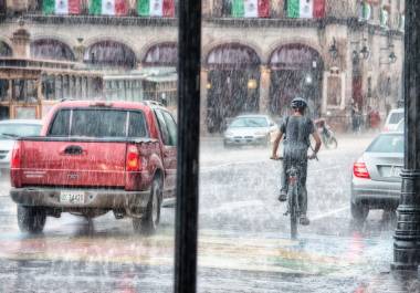 Mara Lezama, gobernadora de Quintana Roo, declaró ‘Alerta Azul’ en varias zonas del estado.