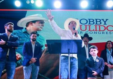 El cantante Bobby Pulido obtiene la candidatura demócrata en Texas y competirá por el Distrito 15 rumbo a la Cámara de Representantes en noviembre.