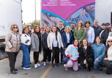 Luly López Naranjo, presidenta honoraria del DIF Saltillo, destaca la importancia de los talleres “Amor por Aprender” para el desarrollo de la comunidad.