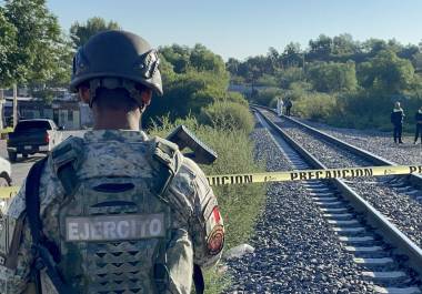Personal de la Sedena apoyó en el resguardo del área mientras se realizaban las diligencias.