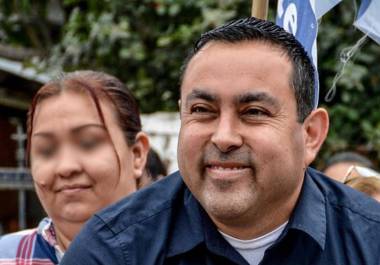 El alcalde de El Mante, Tamaulipas, y candidato por la coalición Fuerza y Corazón por Tamaulipas a reelección del mismo municipio, Noé Ramos Ferretiz, fue despedido por familiares.