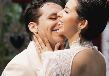 La reciente boda de Christian Nodal y Ángela Aguilar ha dado mucho de qué hablar, y según la psicóloga Rut Lovera, podría tratarse de un caso de “love bombing”.