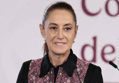 La presidenta Claudia Sheinbaum respondió a cuestionamientos por la reciente visita del pato “Merlín” a Palacio Nacional y las críticas que señalan la falta de una reunión pública con madres buscadoras.