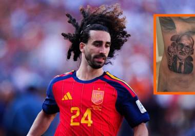 Marc Cucurella presumió el retrato de Luis de la Fuente con la Copa del Mundo, plasmado en su antebrazo izquierdo.