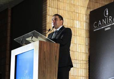 El presidente de la Canirac en Saltillo, Isidoro García, califica de arbitraria y abusiva la detención de Armando Castilla, director del Grupo VANGUARDIA.