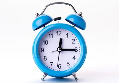 ¿Recuerdan cuando los relojes se atrasaban o adelantaban por el cambio de horario? Ahora ya no lo hacemos desde que entró en vigor el decreto de Husos Horarios, pero algunos municipios sí será necesario.