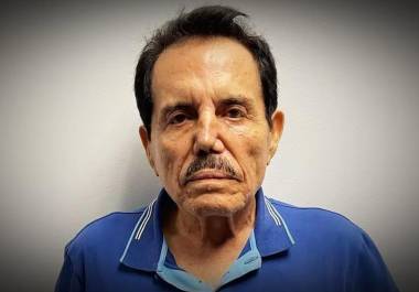 Ismael “El Mayo” Zambada, cofundador del Cártel de Sinaloa, solicitó a la justicia de Estados Unidos cumplir su condena de cadena perpetua en un centro penitenciario con atención médica especializada debido a su estado de salud.