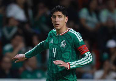Edson Álvarez podría dejar al West Ham tras finalizar su préstamo con Fenerbahçe y disputar la próxima campaña en Países Bajos o España.
