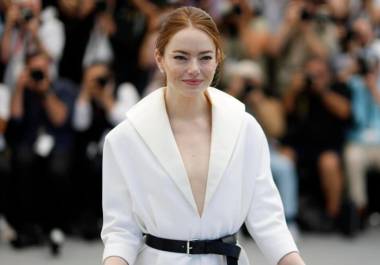 ¡Conquistó a Cannes con su talento y belleza! Comienza Emma Stone nueva aventura en ‘Kinds of Kindness’