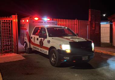 Elementos del Cuerpo de Bomberos localizaron a la pareja durante la noche en el Cañón de San Lorenzo, luego de varias horas de búsqueda.