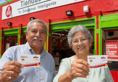 Los adultos mayores que reciben la Pensión del Bienestar pueden utilizar su Tarjeta Bienestar para realizar compras en Tiendas 3B.