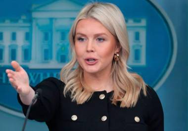 La vocera estadounidense lanzó un mensaje directo tras la violencia en México y la muerte de “El Mencho”, mientras Washington actualiza alertas de viaje y presiona por más acciones contra el narcotráfico.