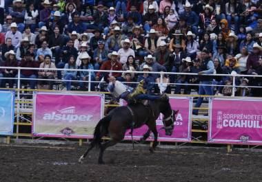 Los asistentes a este evento pudieron apreciar el talento de los jinetes.