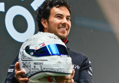Quetzalcóatl y el número 300 protagonizan el casco con el que el mexicano buscará dejar su sello en una nueva participación ante su público.
