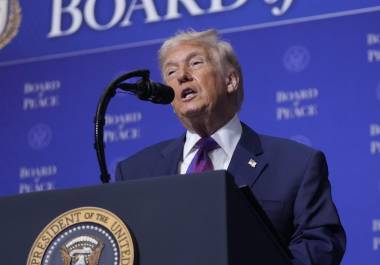 El presidente de Estados Unidos, Donald Trump, advirtió que el mundo sabrá en unos 10 a 15 días si se logra un acuerdo nuclear con Irán, en medio de tensiones militares crecientes y amenazas cruzadas que elevan el riesgo de un conflicto en Oriente Medio.