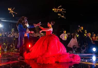 El alcalde del municipio de Alvarado, Veracruz, Alberto ‘Beto’ Cobos presuntamente está relacionado con el presunto festejo millonario de los XV años de su hija.