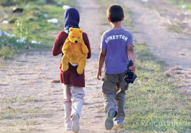 Ante las políticas migratorias impulsadas por Donald Trump, las deportaciones de niñas, niños y adolescentes mexicanos registraron 7 mil 463 casos entre enero y noviembre de 2025.