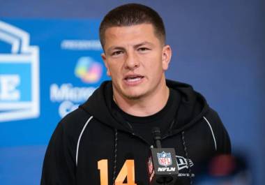 Baltimore dio de baja al mariscal de campo con raíces mexicanas para abrir un lugar en el roster al veterano centro Ethan Pocic.