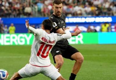 Mientras ayudó a Nueva Zelanda a rescatar un empate frente a Irán, su popularidad en Instagram continúa disparándose gracias al impulso de las redes sociales.
