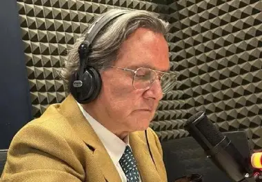 Muere Óscar Mario Beteta, periodista y conductor que marcó una época en la radio mexicana.