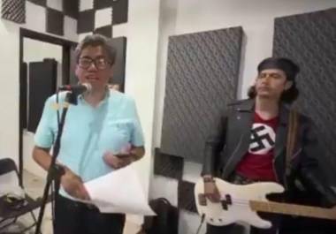 Saúl Monreal aclaró que no comparte símbolos de odio tras polémica por un video donde apareció una playera con esvástica.