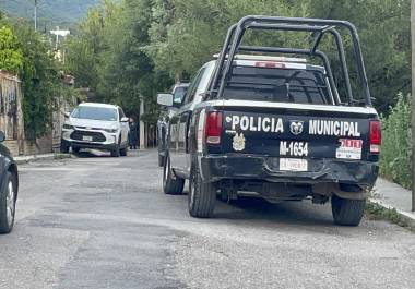 Elementos de la Policía Municipal y personal de la Agencia de Investigación Criminal acudieron al domicilio para realizar las diligencias correspondientes tras el reporte recibido al sistema de emergencias 911.
