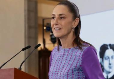 La presidenta Claudia Sheinbaum afirma que actuaría igual ante acusaciones contra cualquier gobernador, sin importar su partido. Reitera que la ley es para todos y que sin pruebas no habrá acciones en el caso de Rubén Rocha Moya.