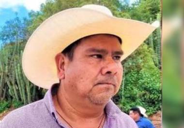 El alcalde de San Miguel Yogovana fue atacado a balazos durante un recorrido de vigilancia; la Fiscalía de Oaxaca mantiene un operativo para capturar a los responsables.