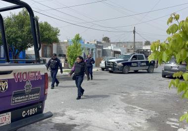 Autoridades municipales y cuerpos de emergencia acudieron a un domicilio en la colonia Nuevo Mirasierra tras el reporte de una persona inconsciente en el interior.