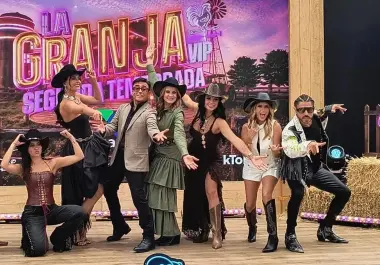 La segunda temporada de La Granja VIP comenzó con 19 celebridades confirmadas y un habitante sorpresa que será revelado este lunes. María Karunna se convirtió en la primera nominada.