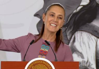 Durante su conferencia matutina, la presidenta Claudia Sheinbaum respondió a señalamientos de medios y opositores, a quienes acusó de desinformación.