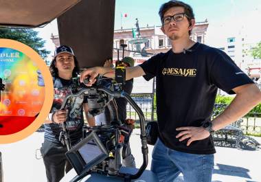 Acierto. El equipo creativo y el elenco de ‘El Desaire’ celebran un nuevo triunfo internacional que consolida al cine coahuilense en el extranjero.