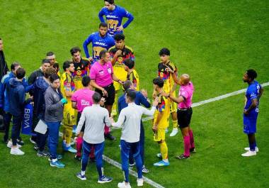El Club América evitó perder en la mesa ante Pumas tras la resolución de la FMF, que descartó alineación indebida pero impuso una multa. La polémica crece tras las declaraciones de Arturo Brizio, quien asegura que sí hubo infracción.