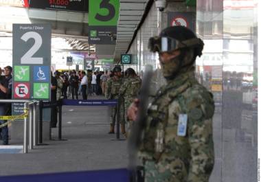 El Ejército y la Marina han empezado a recibir un subsidio millonario de las concesionarias privadas de aeropuertos para financiar la operación.