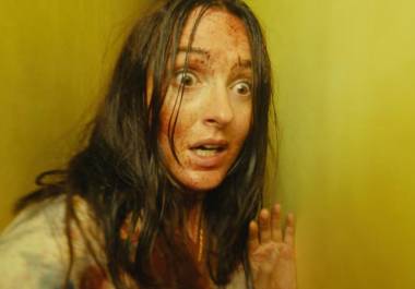 La película Backrooms, basada en una de las leyendas urbanas más virales de internet, presentó su segundo tráiler y promete convertirse en uno de los estrenos más inquietantes del año.