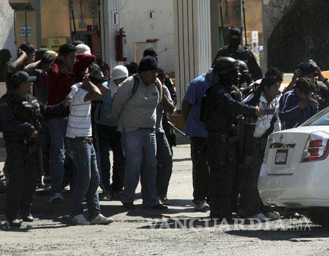 Liberan a normalistas detenidos en Chilpancingo