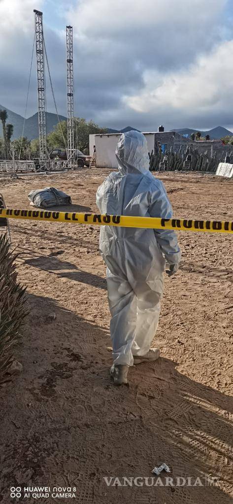 $!Se mantiene a la espera de elementos de la Fiscalía General del Estado (FGE) para el levantamiento y traslado de cuerpo a las instalaciones del Servicio Médico Forense (Semefo).