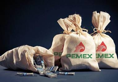 Las finanzas de Pemex y CFE se ven comprometidas por los altos costos en pensiones.