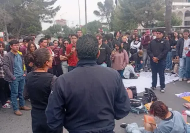 Ania Guadalupe Sánchez Ruiz dialogó con los estudiantes del TecNM Saltillo para informar sobre los avances en la atención de sus demandas.