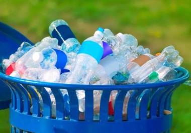 La medida aplicará a materiales como PET, vidrio, aluminio y otros de alto impacto ambiental.