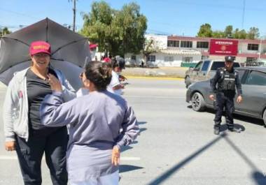 En marzo, personal de enfermería del programa “Salud casa por casa” bloqueó el bulevar Fundadores de Saltillo en demanda del pago de salarios retenidos.