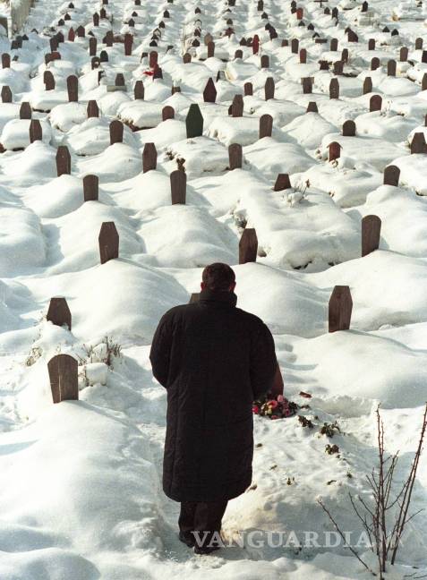 $!Dan 40 años de cárcel Karadzic por genocidio en Srebrenica
