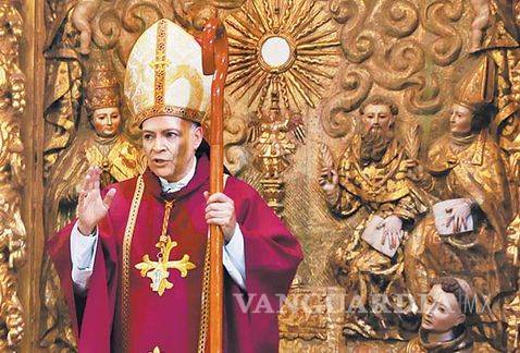 “¡Sí se pudo!”, le gritan a Carlos Aguiar Retes, nuevo cardenal de la CDMX