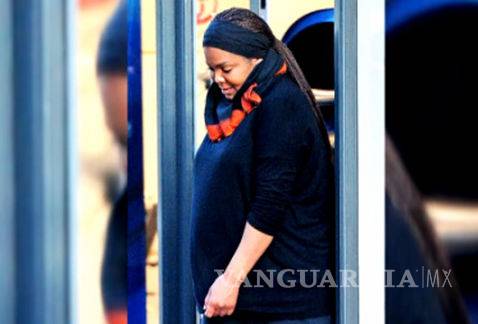 Captan a Janet Jackson embarazada