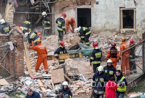 $!Se desploma viejo edificio en Polonia; hay cinco muertos