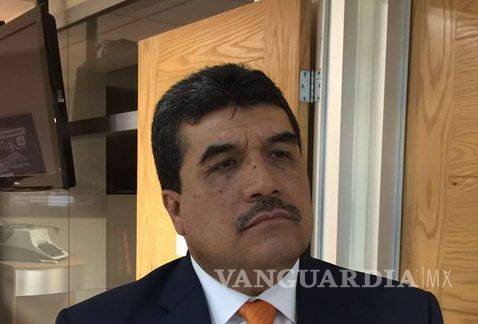 Detienen por fraude a líder del SNTE en Nuevo León