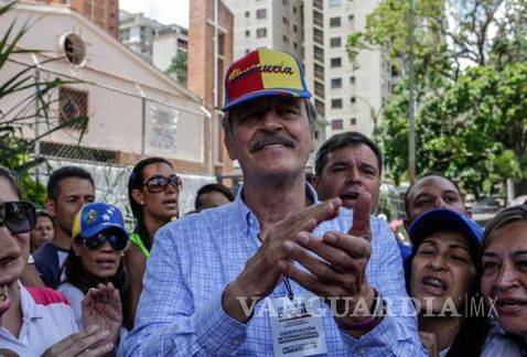 Vicente Fox "persona non grata" para Venezuela